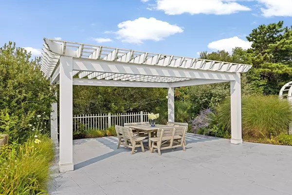 Mattapoisett, MA 02739,3 Daisy Way
