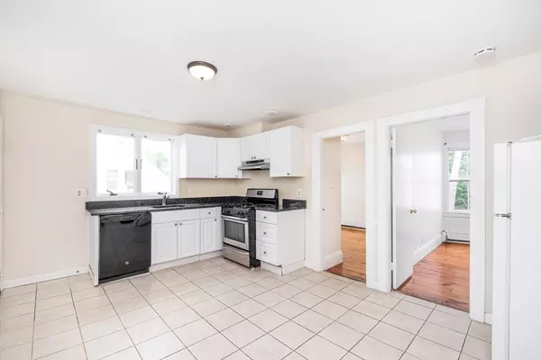 Somerville, MA 02143,12 Kilby St #2R