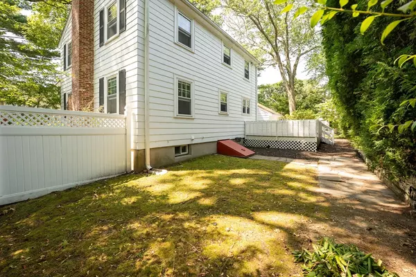 Waltham, MA 02453,39 Harland Rd