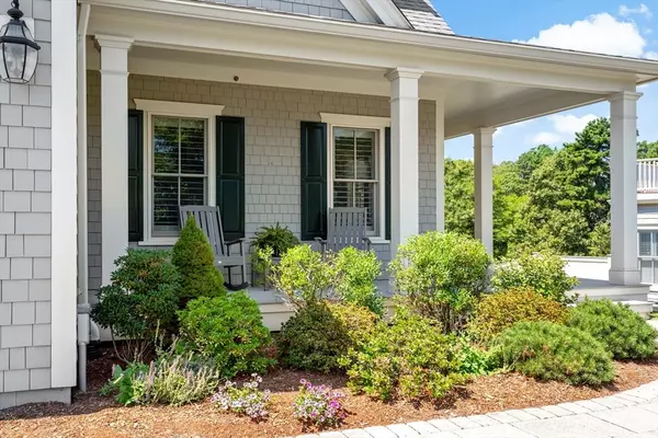 Bourne, MA 02559,1090 Shore Road #4