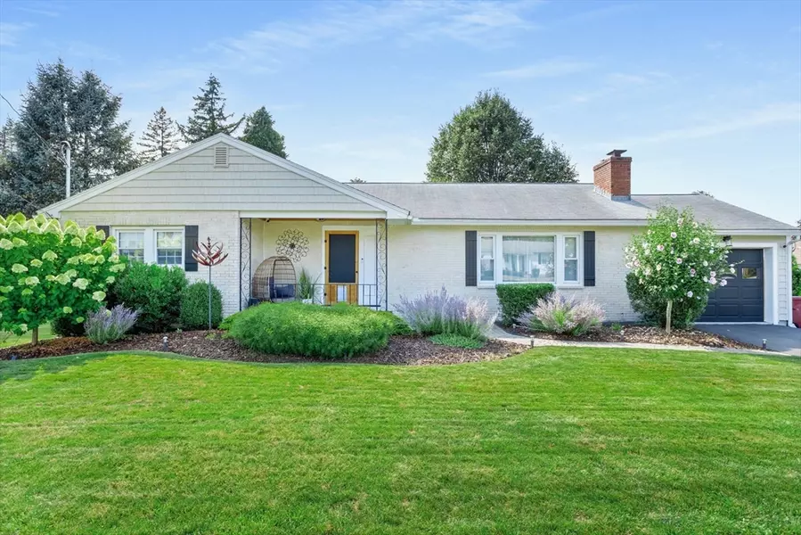 102 Raven Road, Lowell, MA 01852