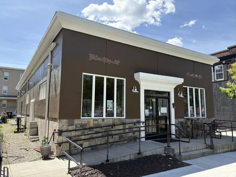 181 Shrewsbury St, Worcester, MA 01604