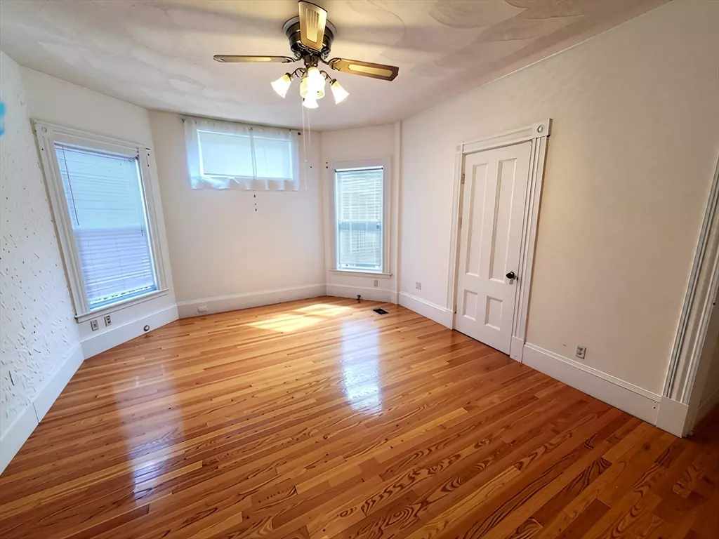 Malden, MA 02148,17 Upham St #1