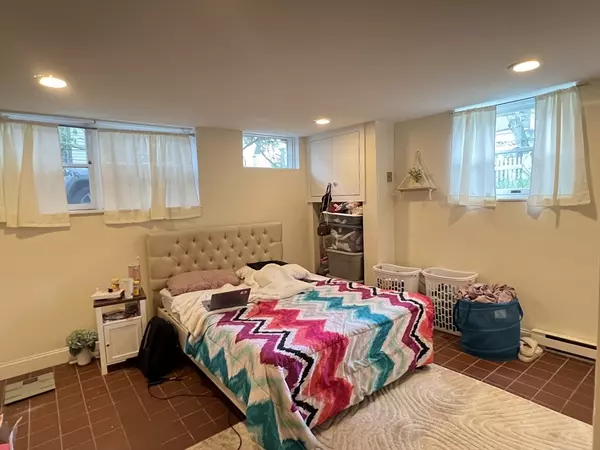 41 Prentiss #B, Cambridge, MA 02140