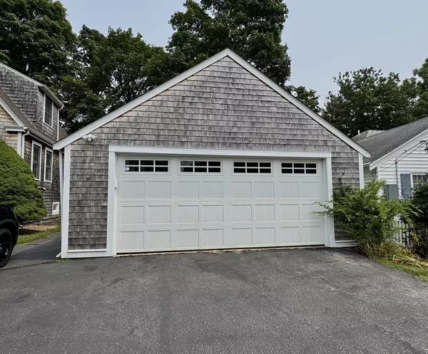 Whitman, MA 02382,28 Glen
