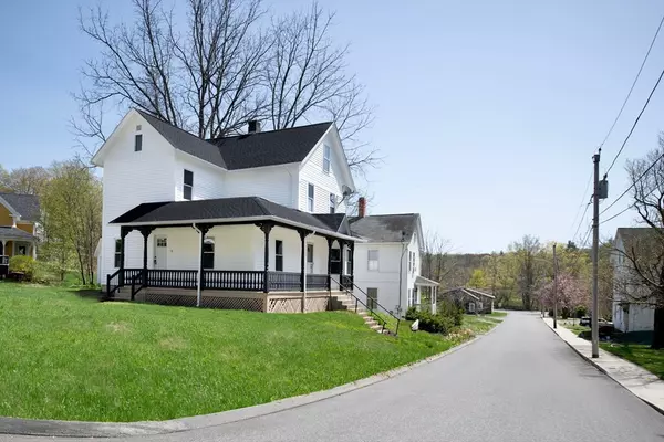 Warren, MA 01083,10 Lombard St