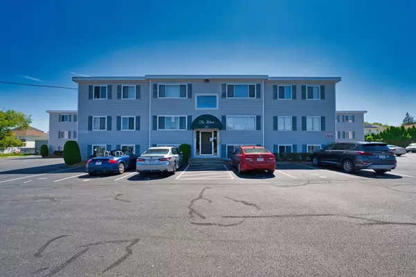 215 Glasgow St #2, Fall River, MA 02721