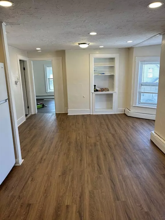 Worcester, MA 01605,5 Palmer St #2