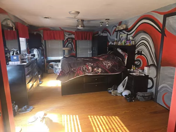 Easton, MA 02356,31 Rear Poquanticut Ave