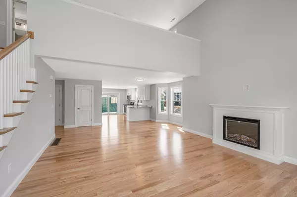 Dracut, MA 01826,15 Louis Farm Road #15