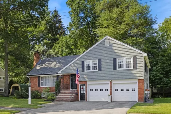 28 Cumberland Road, Reading, MA 01867