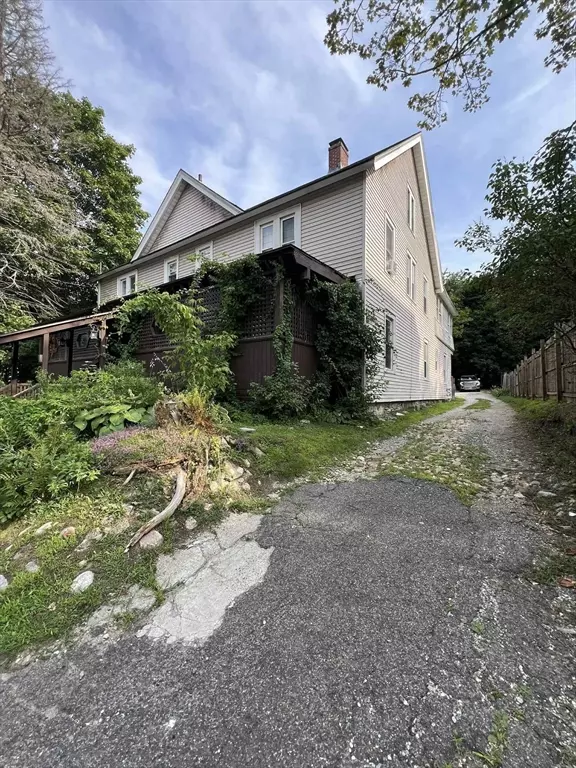 Pittsfield, MA 01201,98 Lincoln St