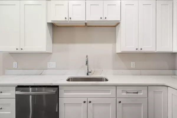 Worcester, MA 01606,18 Danielles Way