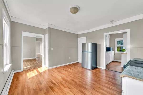 Worcester, MA 01605,8 Newport St #2