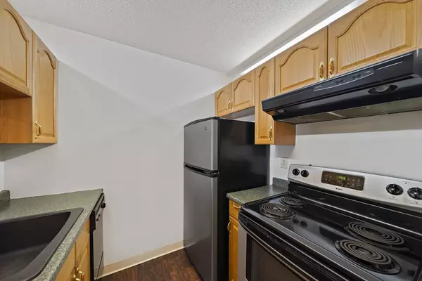Quincy, MA 02171,133 Commander Shea Blvd #215