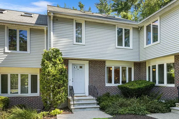 Easton, MA 02375,11 Hilltop Ln #11