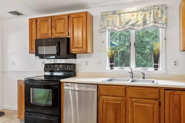 Peabody, MA 01960,5 Christopher Terrace