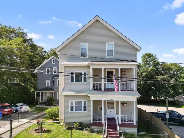 709 Maple St, Fall River, MA 02720