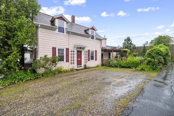 19 Hawkes St, Marblehead, MA 01945
