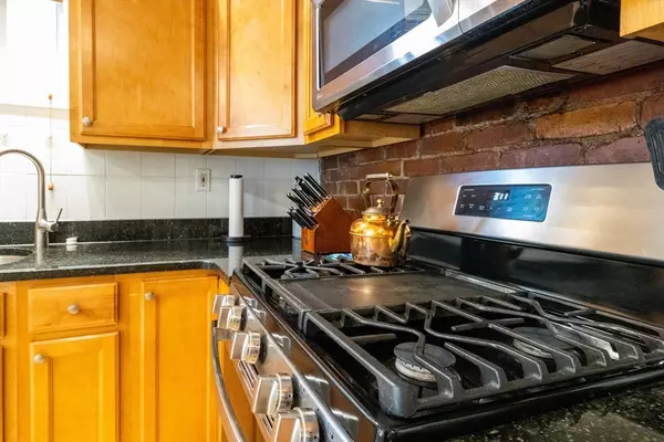 Somerville, MA 02145,59 Partridge Ave #1