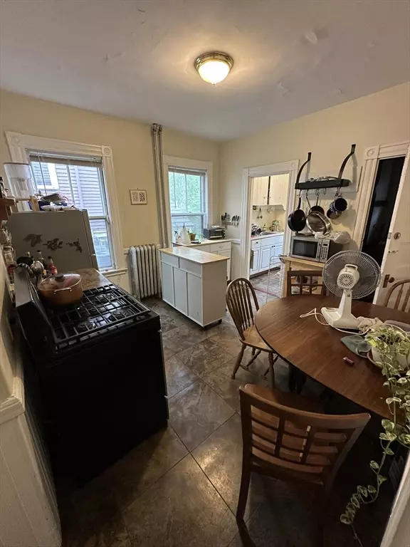 Somerville, MA 02143,33 Stone Ave #1