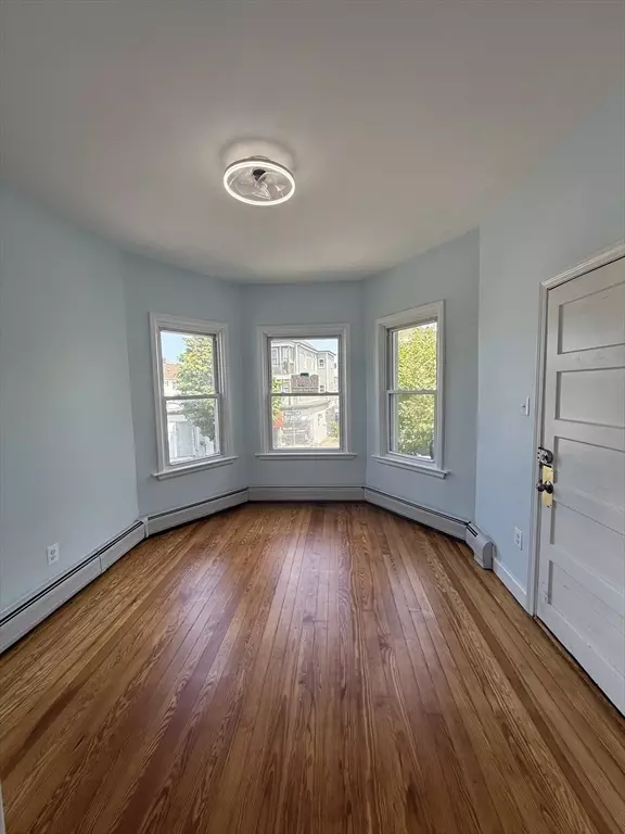 869 Brock Ave #2N, New Bedford, MA 02744