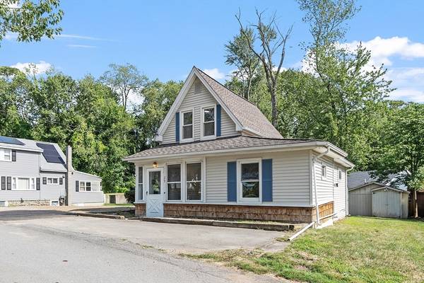 Lunenburg, MA 01462,29 Lakeview Ave