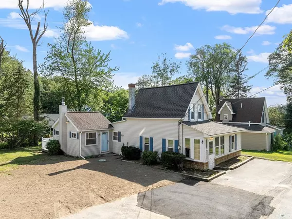 Lunenburg, MA 01462,29 Lakeview Ave