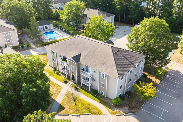 Marshfield, MA 02050,451 School Street #8-1