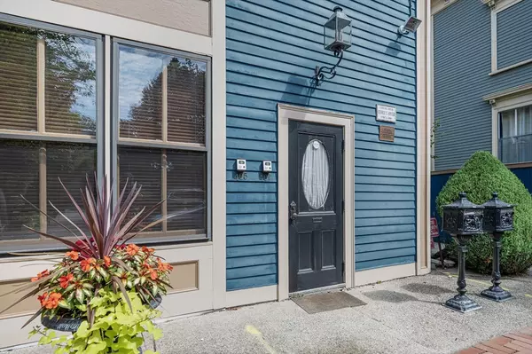 407 Broadway #2, Providence, RI 02909