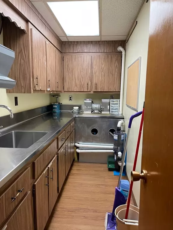 Brockton, MA 02301,478 Torrey St U 1
