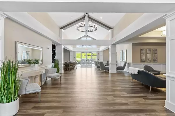 Westborough, MA 01581,12302 Peters Farm Way #302