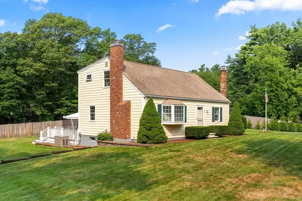 7 Pelham St, Pembroke, MA 02359