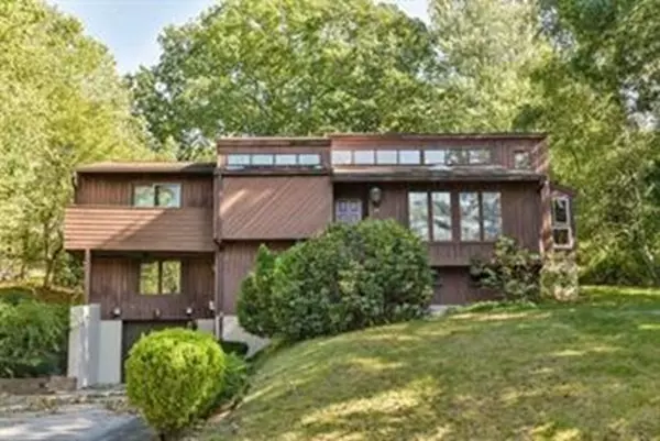 Newton, MA 02459,54 Drumlin Rd