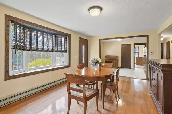Webster, MA 01570,4 Chestnut Drive