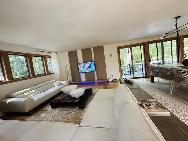 Harwich, MA 02645,6 Ruth Lane