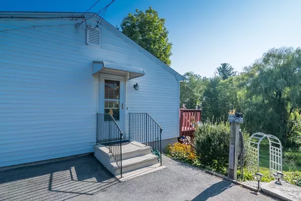 Greenfield, MA 01301,707 Bernardston Rd