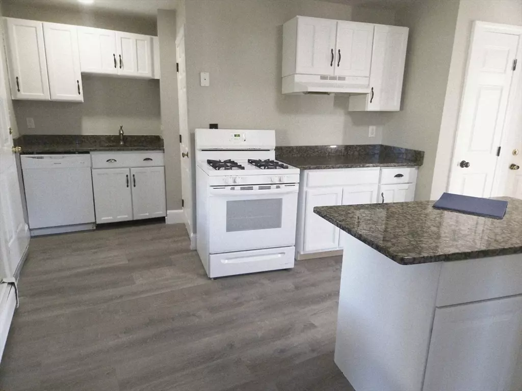 Lowell, MA 01852,762 Gorham St #3