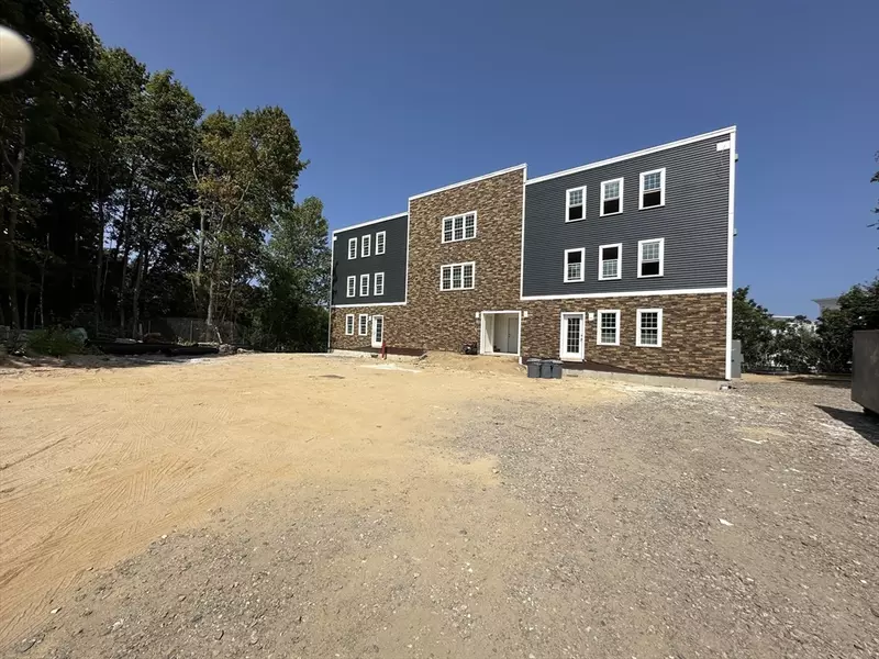 393 Court St, Plymouth, MA 02360