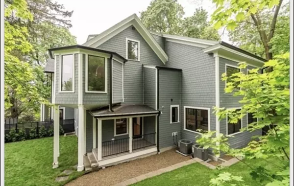Newton, MA 02458,16 Summit St #16