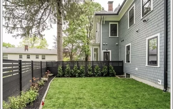 Newton, MA 02458,16 Summit St #16