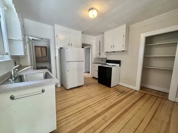 Somerville, MA 02143,117 Beacon St. #1