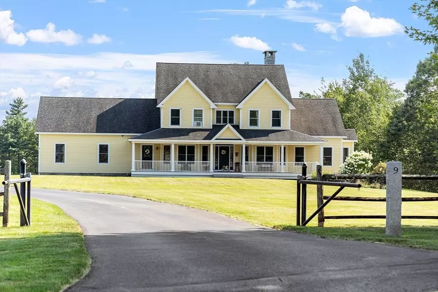 9 Sequoia Dr, Lunenburg, MA 01462