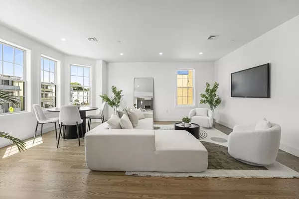 808 Morton St #PH3, Boston, MA 02124