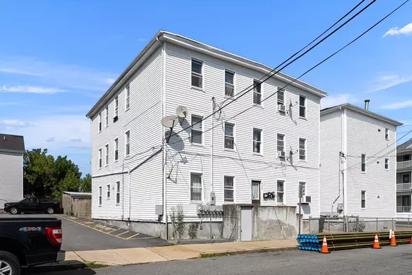 Fall River, MA 02720,992 Pine St