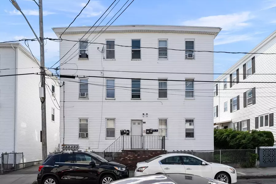 218 Plain St, Fall River, MA 02723