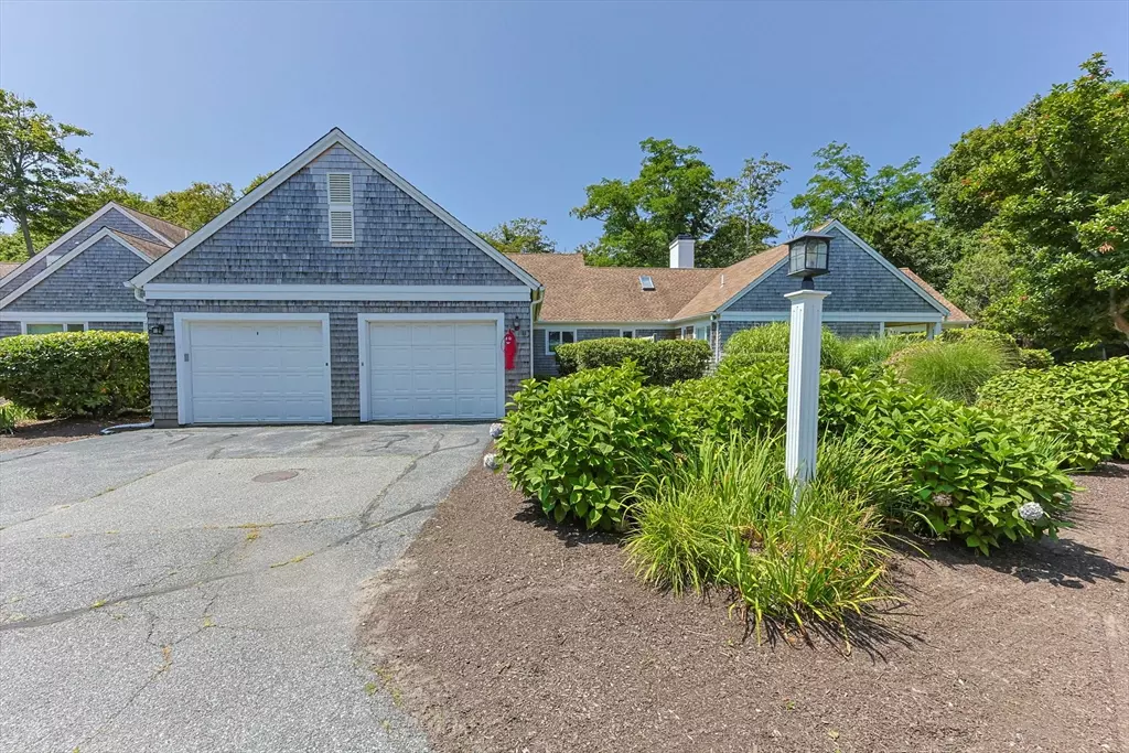 Brewster, MA 02631,11 Juniper Cir #11