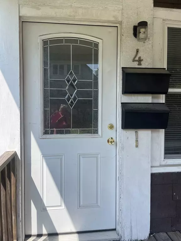 Dudley, MA 01571,4 Laprise Ct