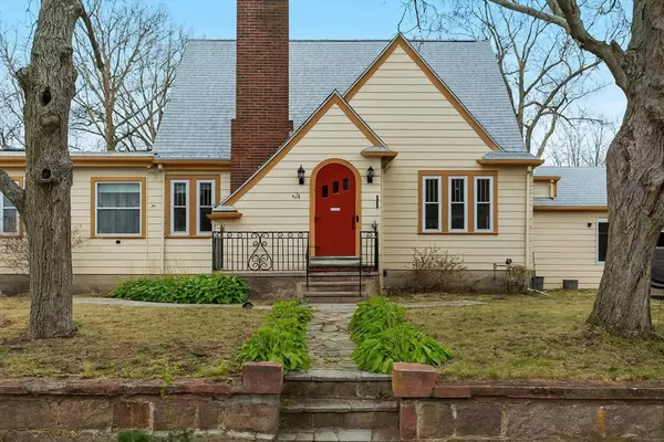 28 Edgeworth St, Weymouth, MA 02189