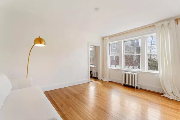 20 Concord Ave #6, Cambridge, MA 02138